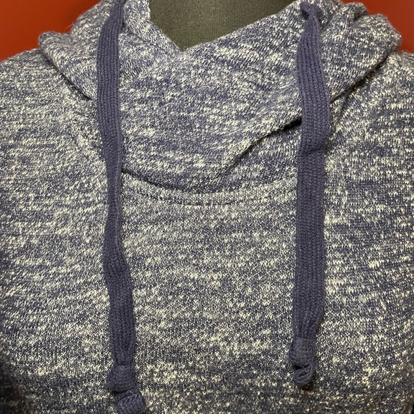 Mossimo Hoodie - Picture 2 of 4